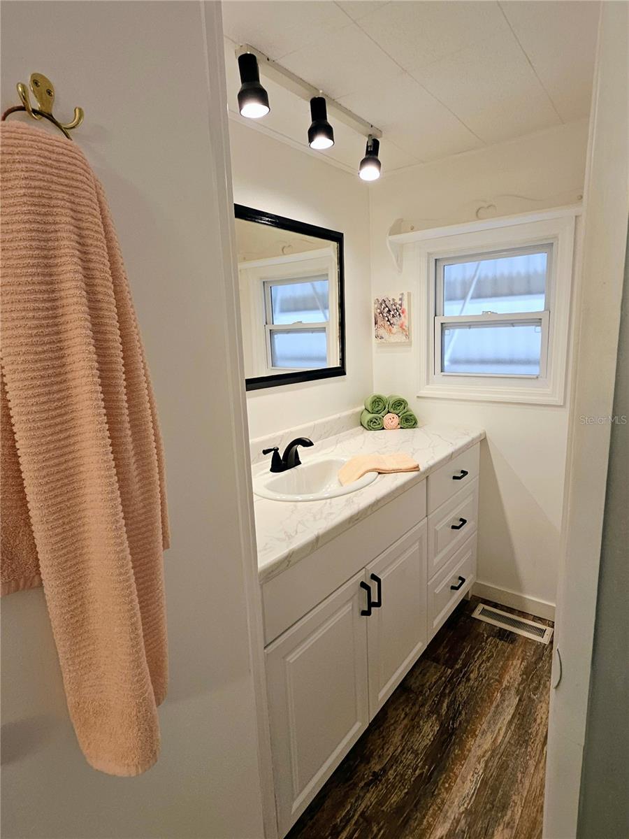 OAKWOOD MANOR - Residential