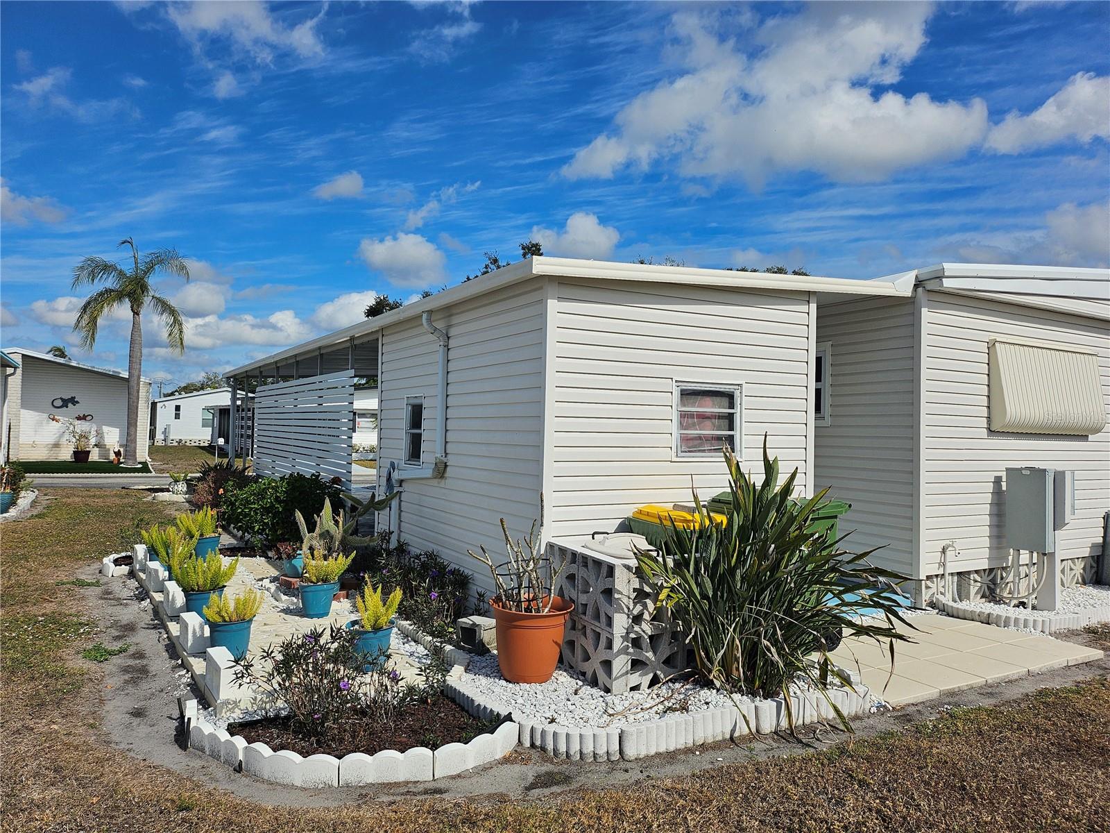 OAKWOOD MANOR - Residential