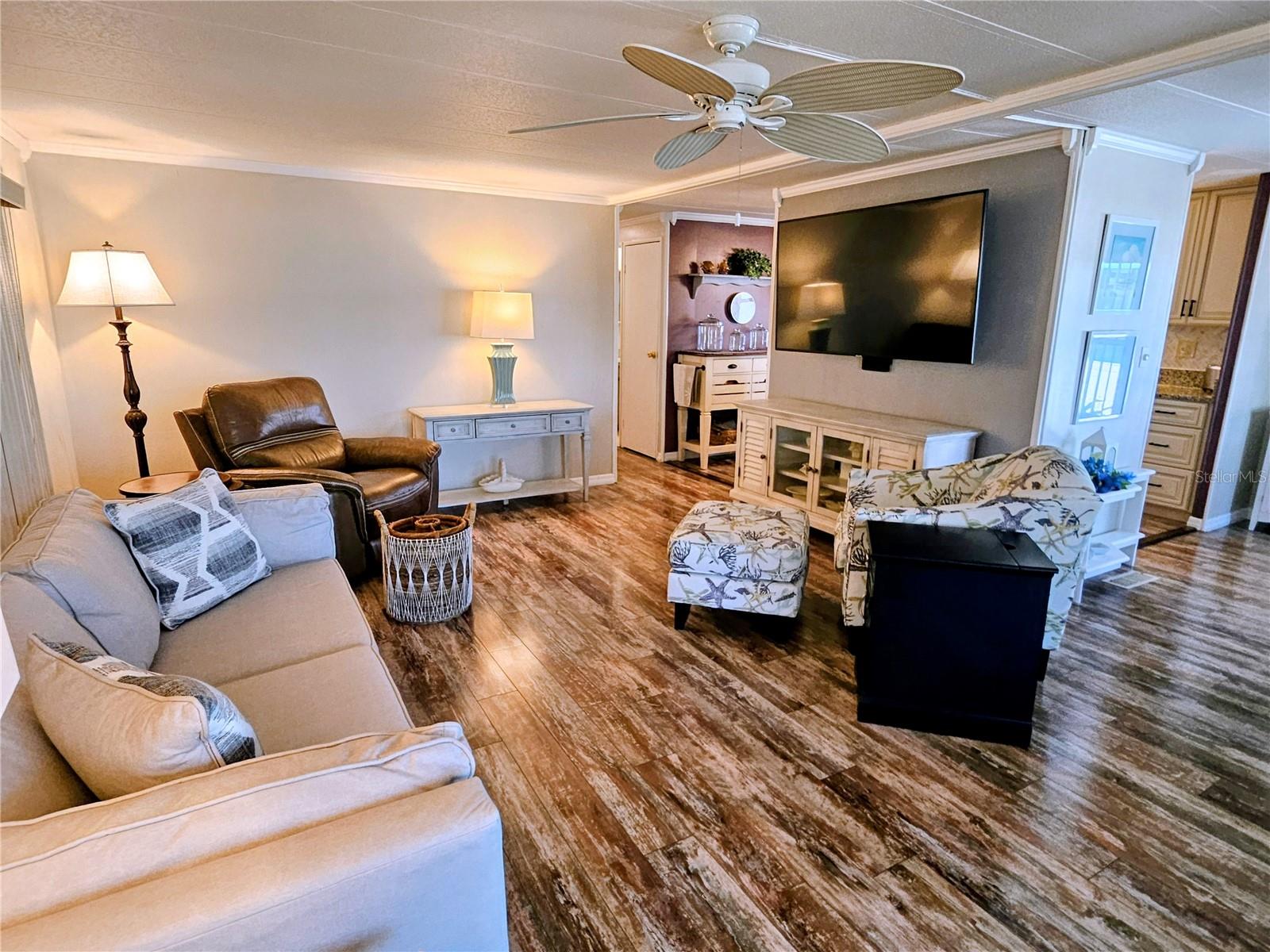 OAKWOOD MANOR - Residential