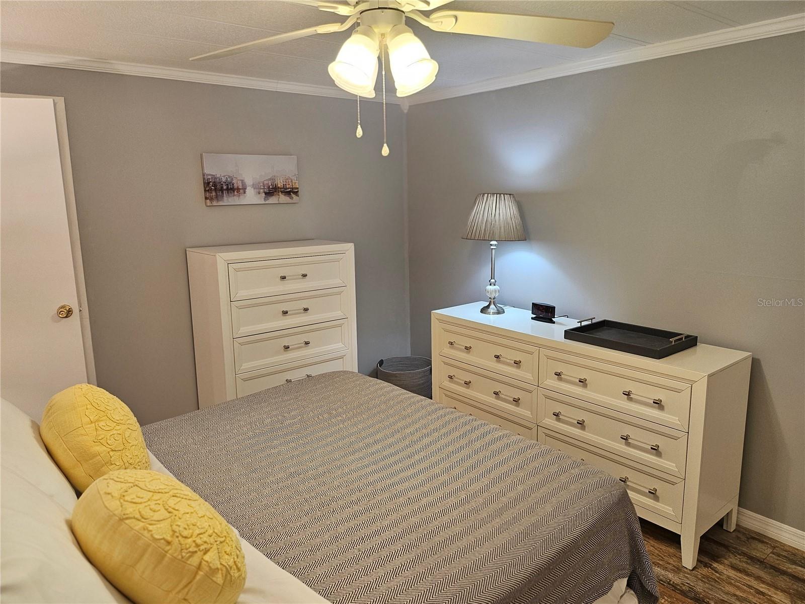 OAKWOOD MANOR - Residential