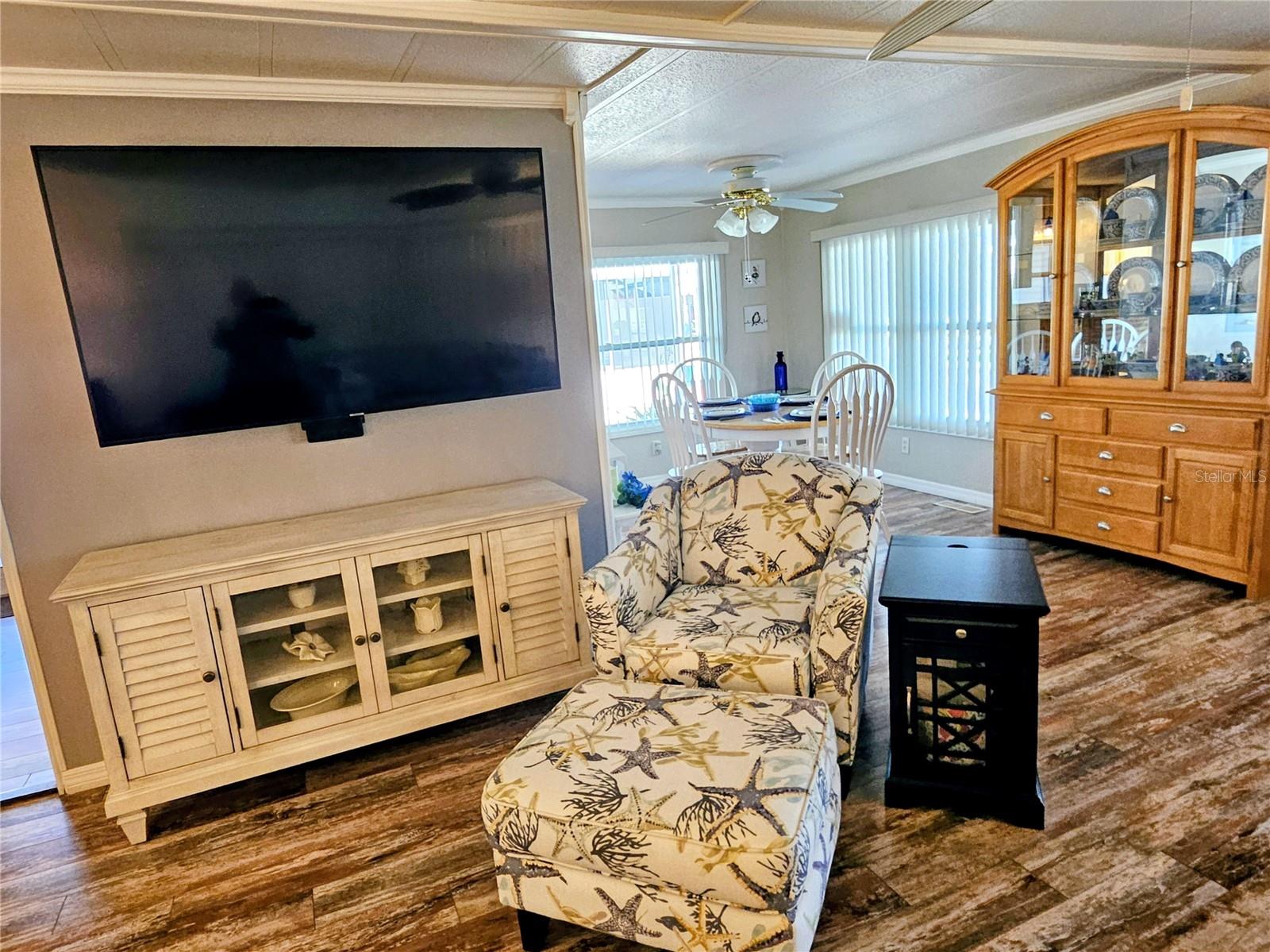 OAKWOOD MANOR - Residential