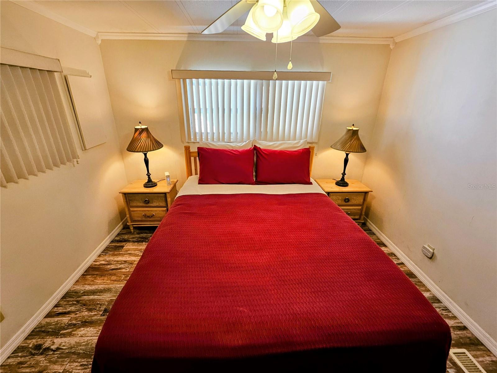 OAKWOOD MANOR - Residential