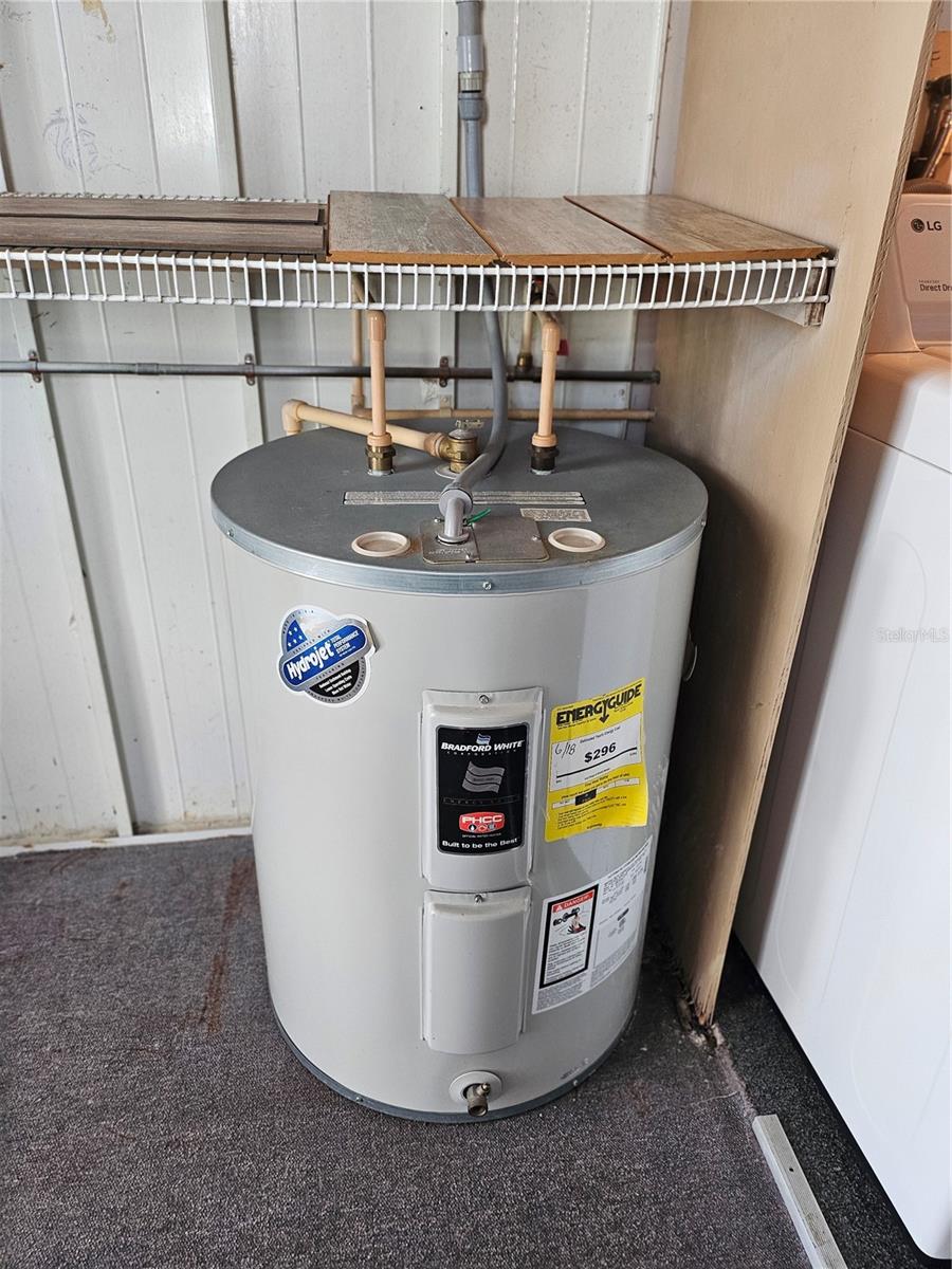 OAKWOOD MANOR - Residential