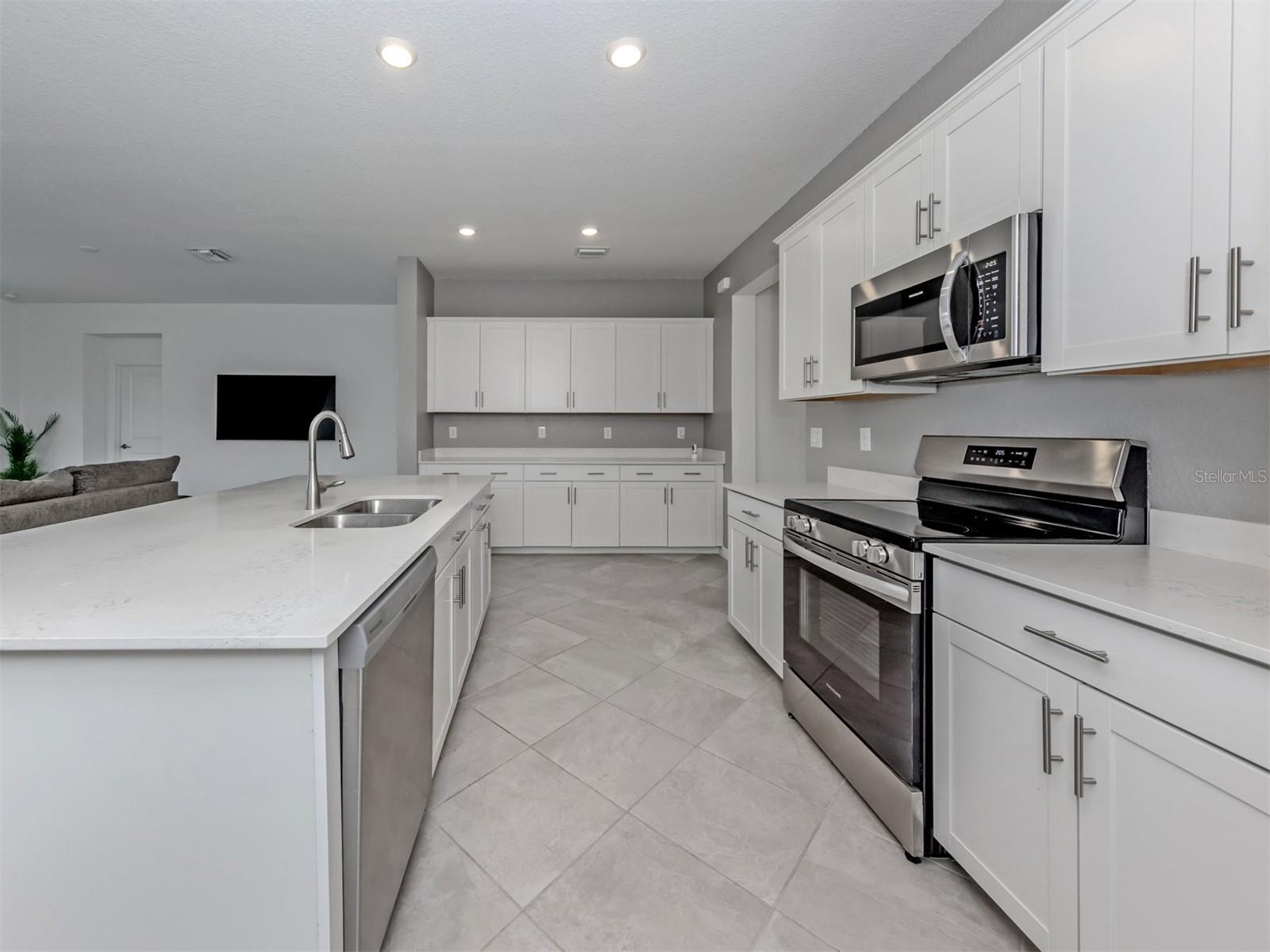 ANTIGUA/WELLEN PARK - Residential