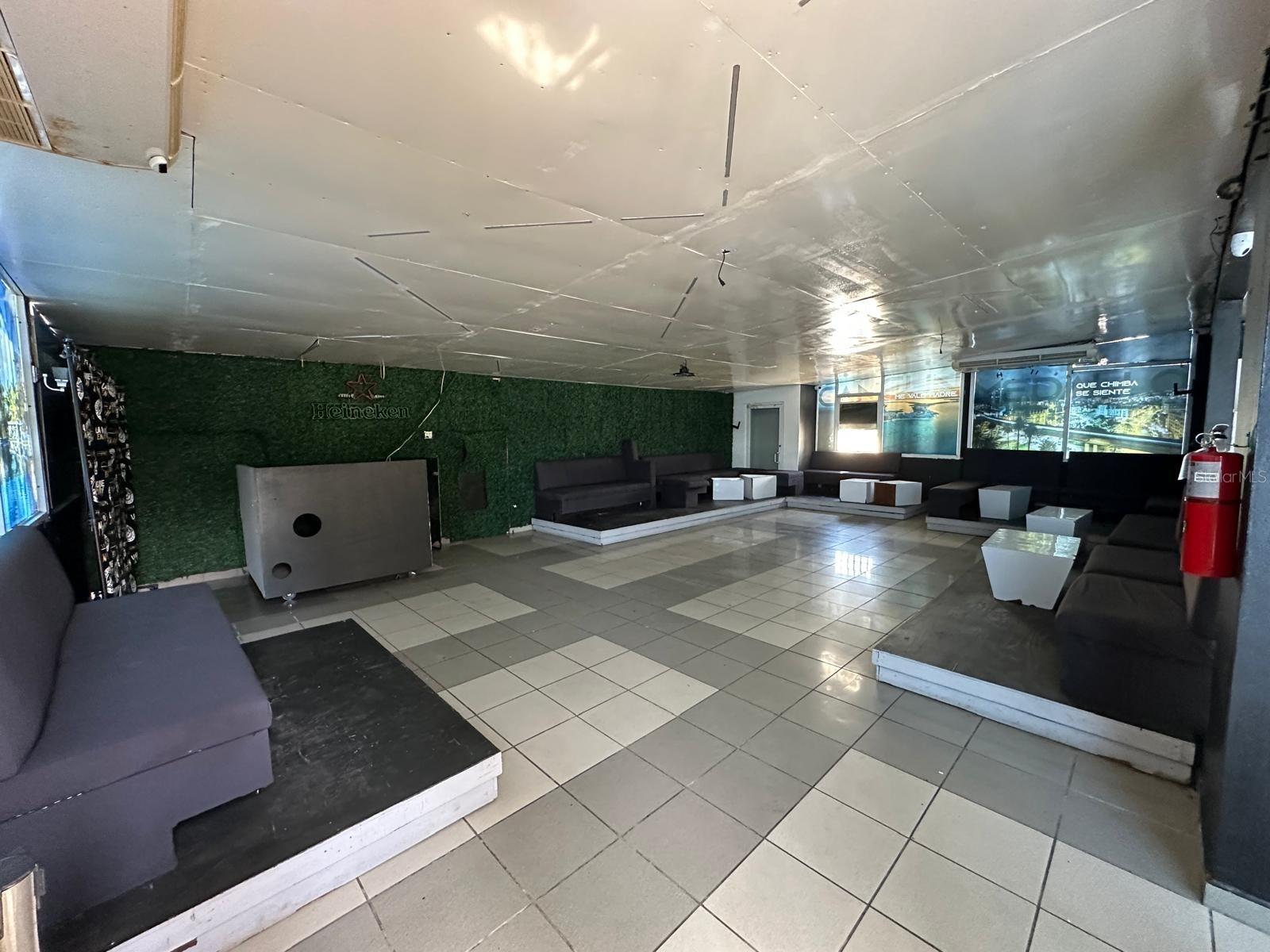 607 AVE. DE DIEGO