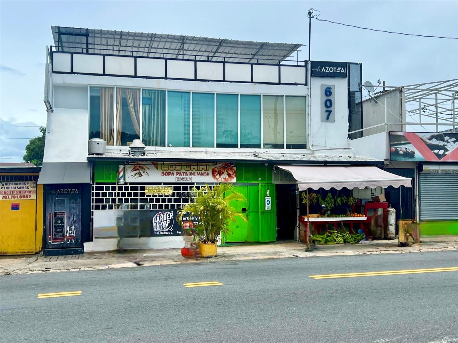 Investment Opportunity in the Heart of Puerto Nuevo!
Commercial Property for Sale on Avenida de Diego!
Just listed: a commercial gem – Unit 607, a property consisting of four commercial spaces, three of which are already generating income with established tenants (a barbershop, a restaurant, and a fruit market). The fourth space is ready to be leased, offering immediate additional income potential.
*Three separate electric meters
*Rooftop with great potential
*Ideal space for a bar or lounge on the second and third floors
*Prime location with high visibility and steady foot traffic
Price: $375,000 / Property sold AS IS
Perfect for investors looking for immediate cash flow and strong growth potential in a high-demand area.
Contact us today for more information or to schedule a showing. Don’t miss out on this excellent opportunity!