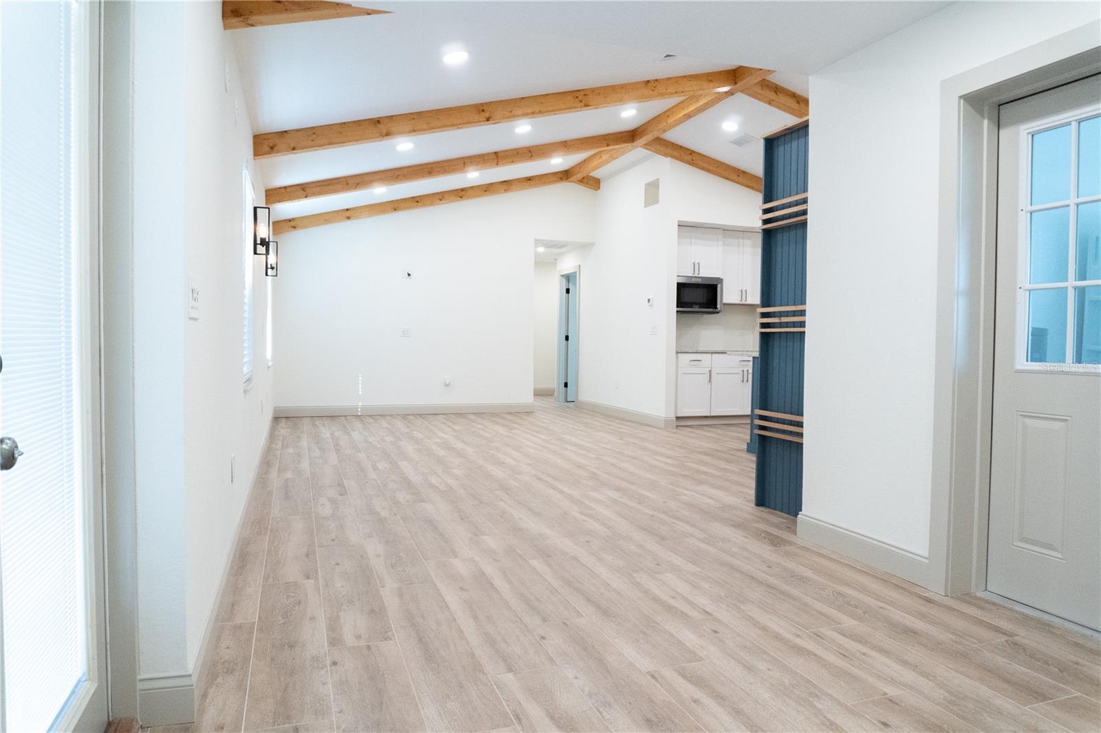 TROPICAL HARBOR SEC 3 - Residential