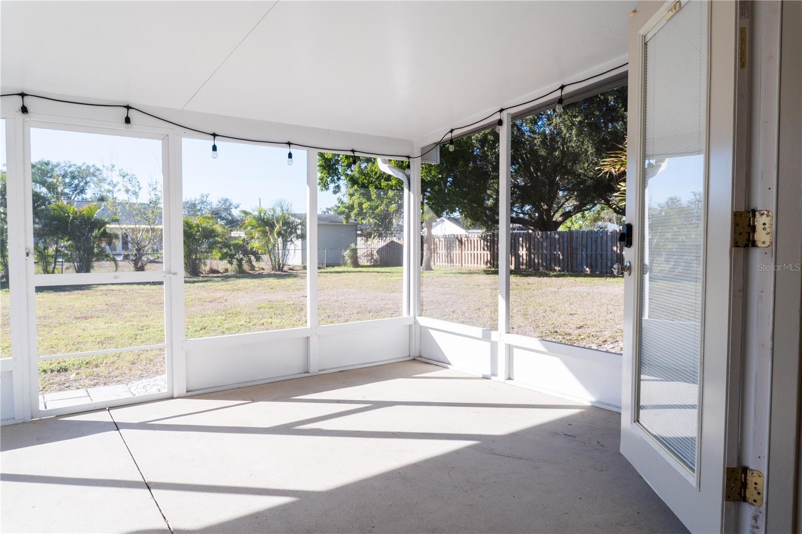 TROPICAL HARBOR SEC 3 - Residential