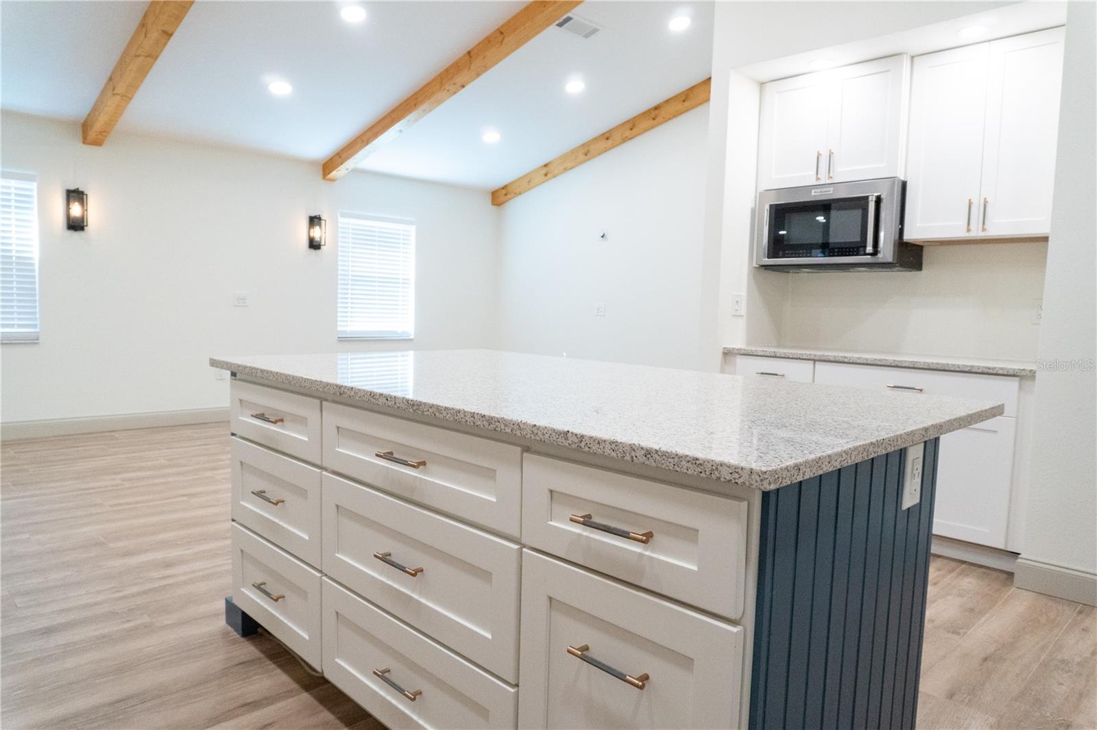 TROPICAL HARBOR SEC 3 - Residential