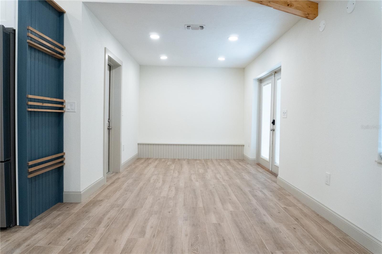 TROPICAL HARBOR SEC 3 - Residential