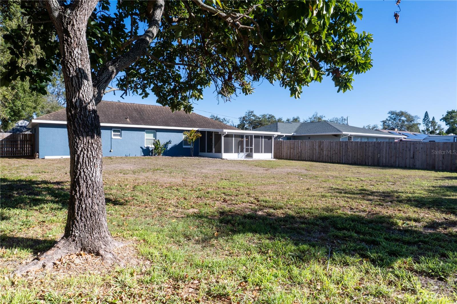 TROPICAL HARBOR SEC 3 - Residential