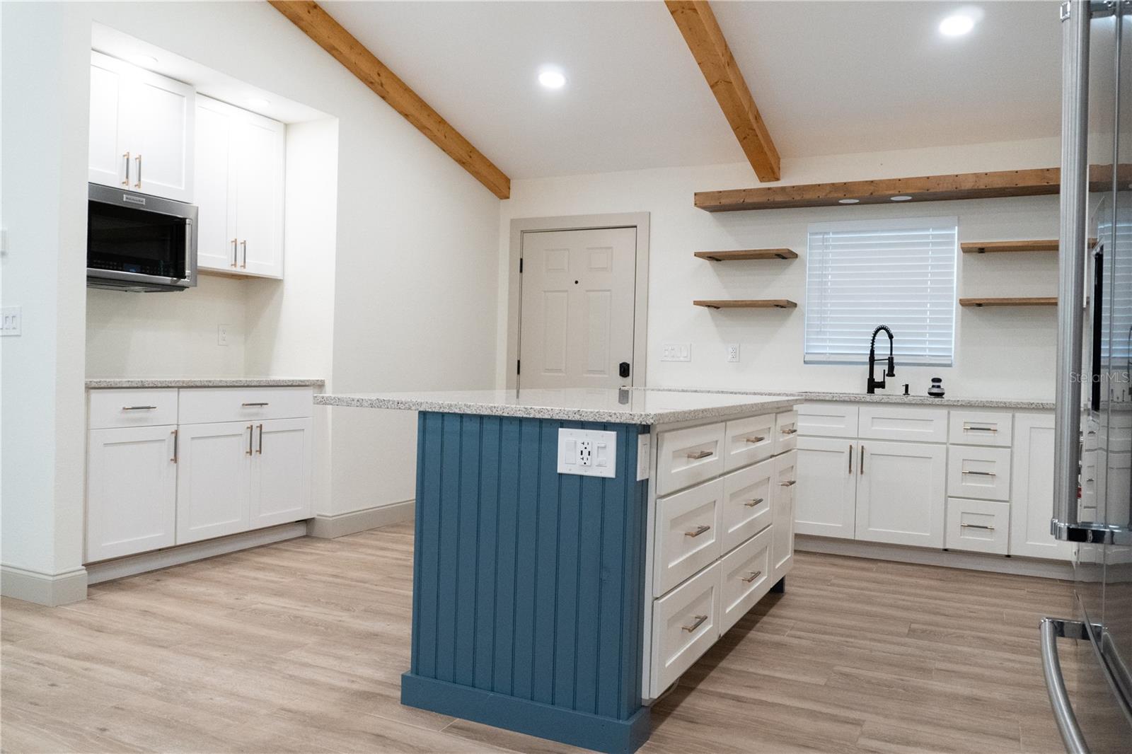 TROPICAL HARBOR SEC 3 - Residential