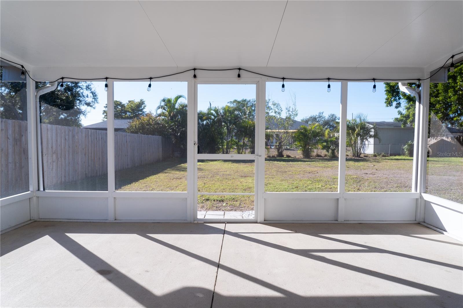 TROPICAL HARBOR SEC 3 - Residential