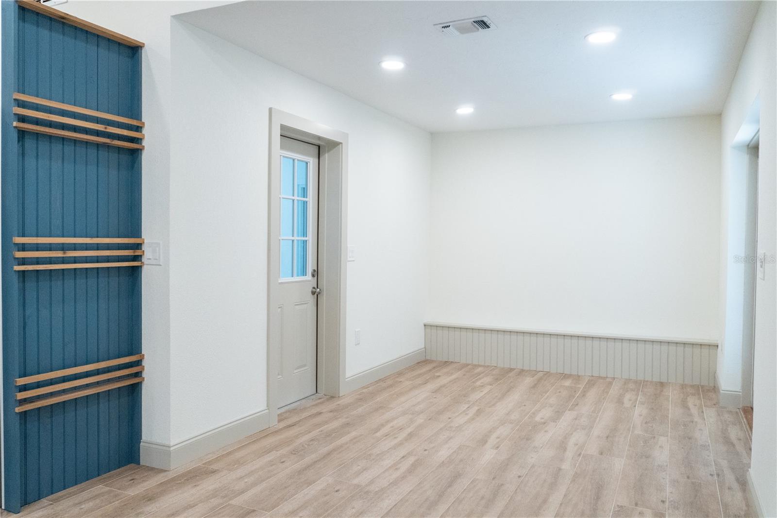 TROPICAL HARBOR SEC 3 - Residential