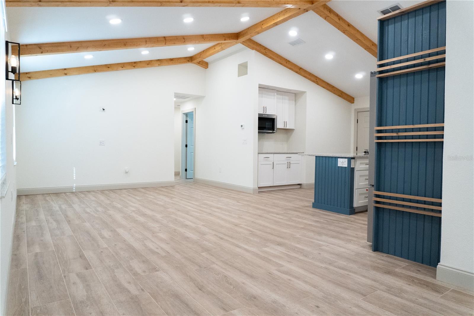 TROPICAL HARBOR SEC 3 - Residential