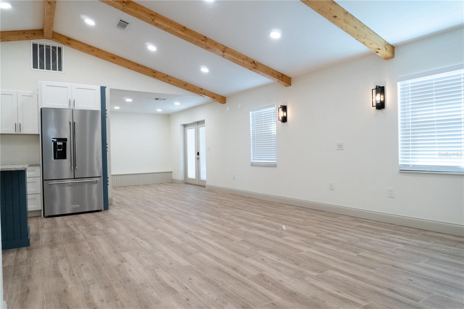 TROPICAL HARBOR SEC 3 - Residential