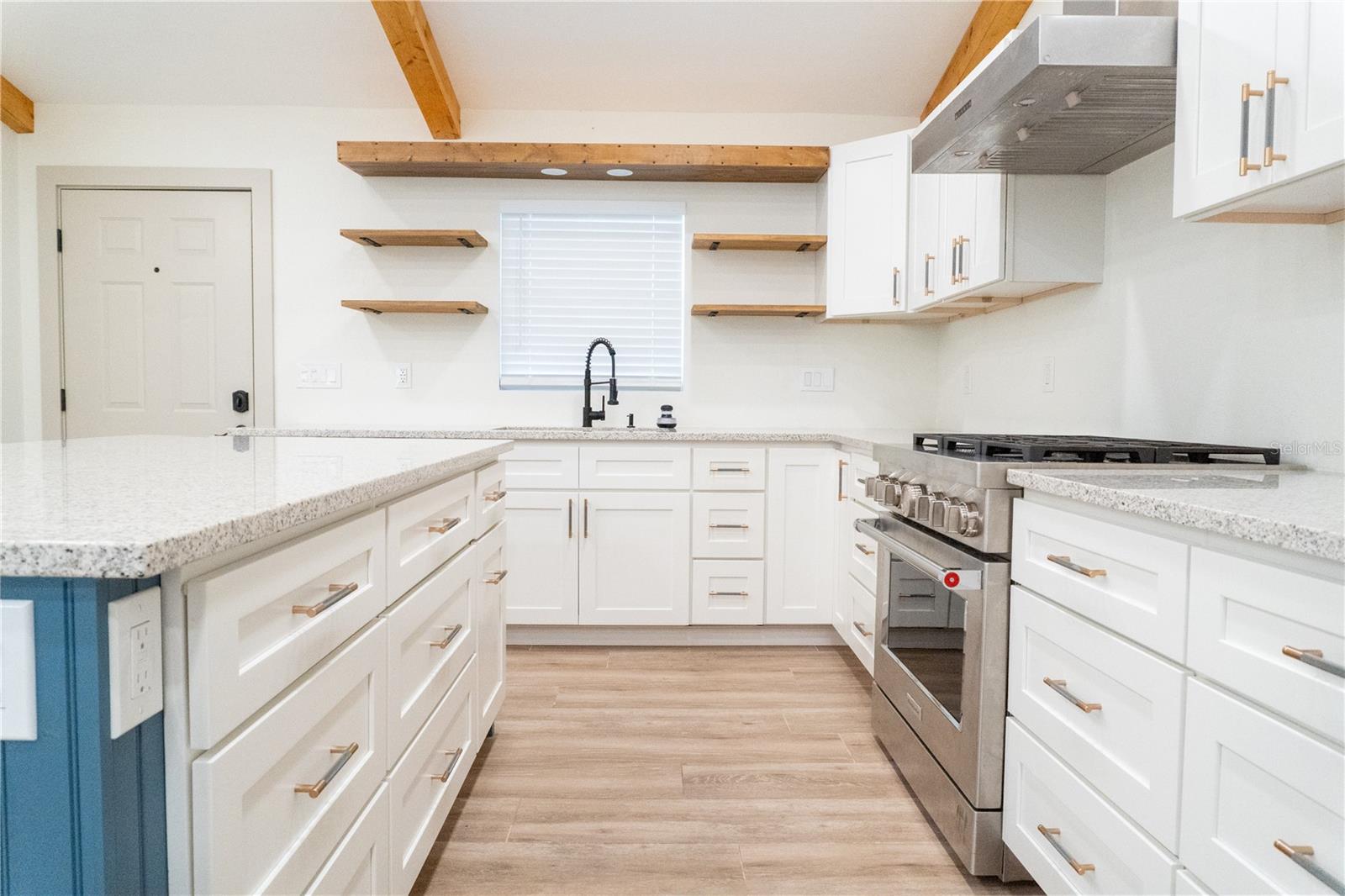 TROPICAL HARBOR SEC 3 - Residential