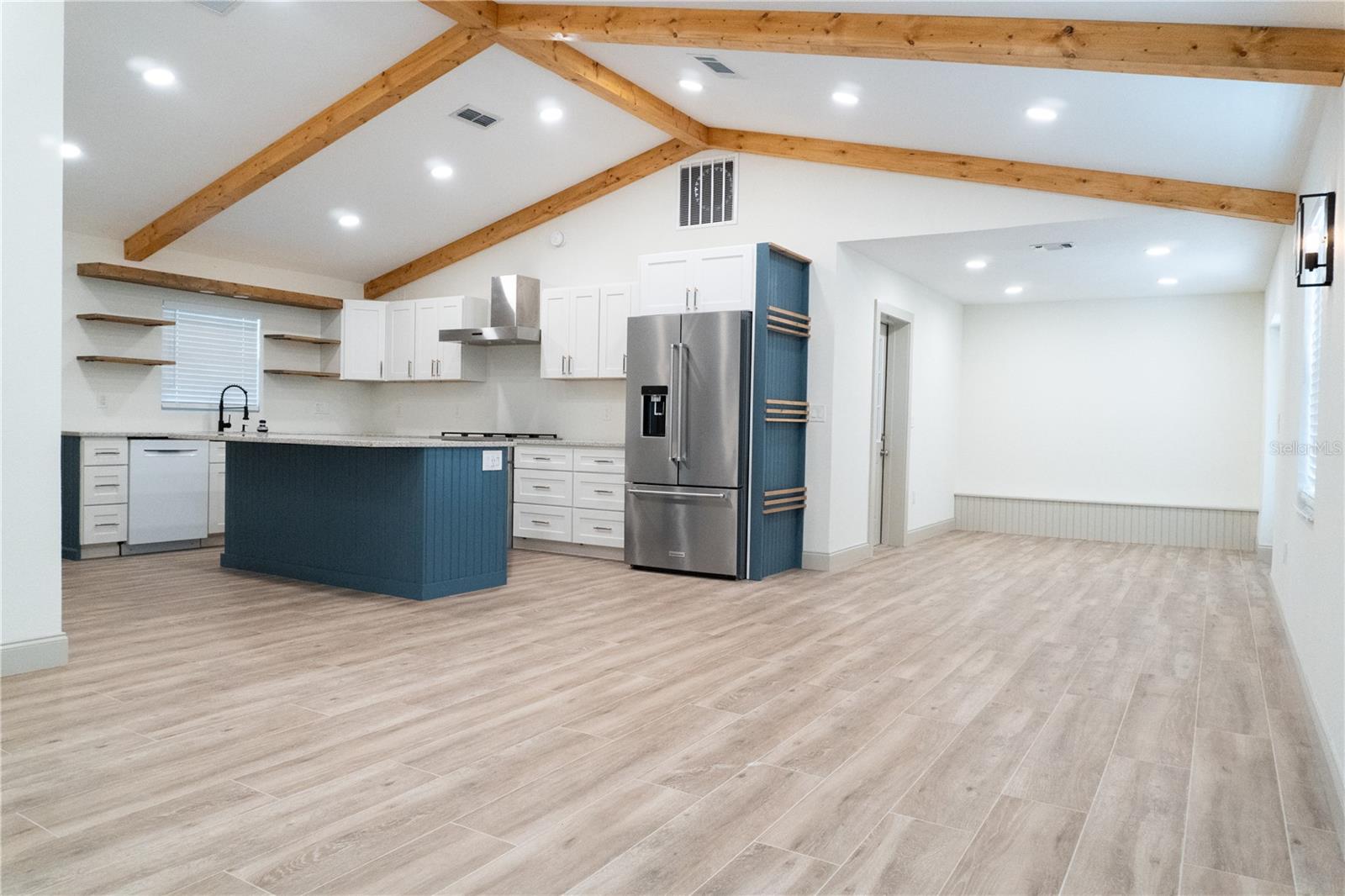 TROPICAL HARBOR SEC 3 - Residential