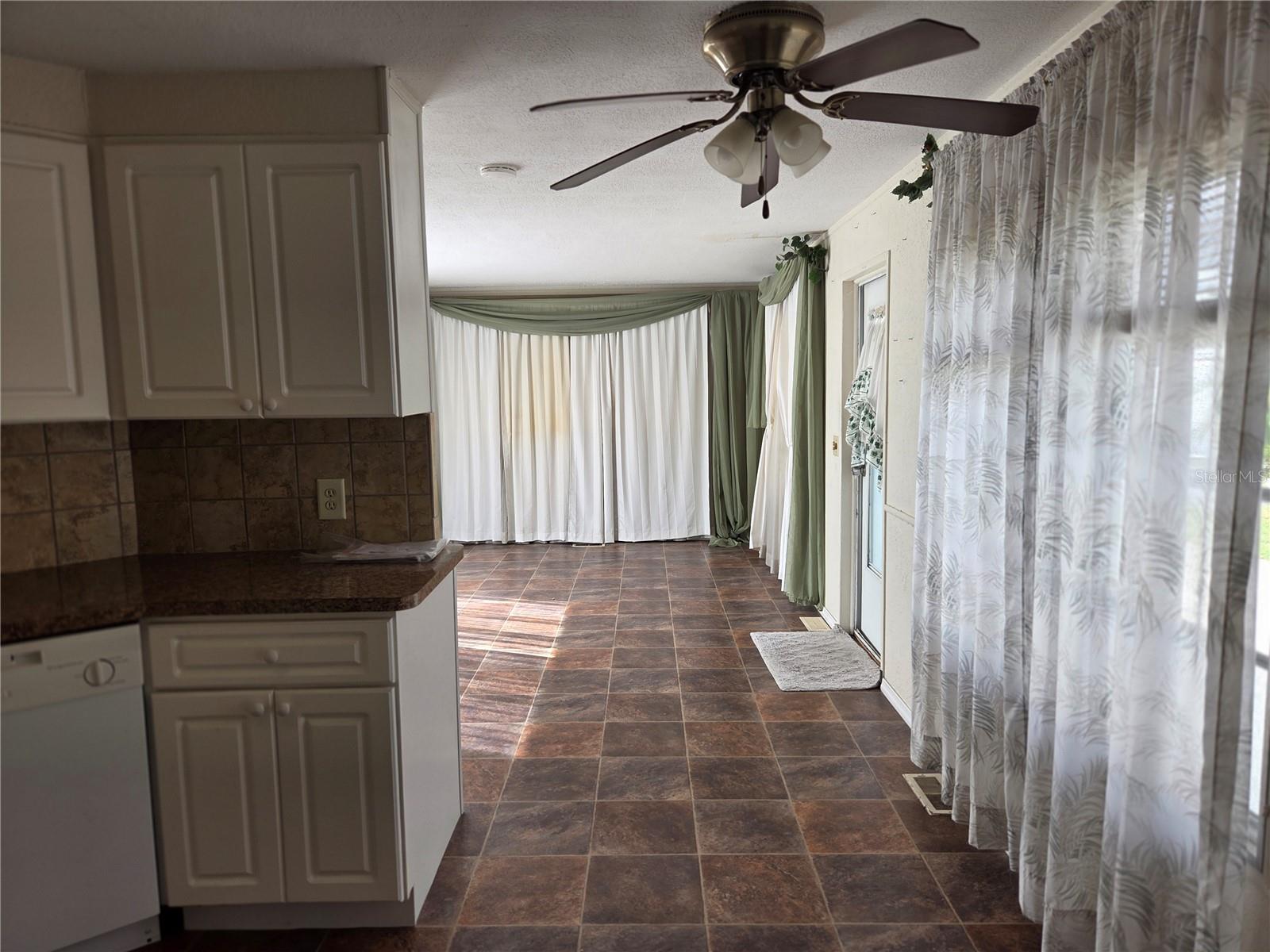 OAKWOOD MANOR - Residential