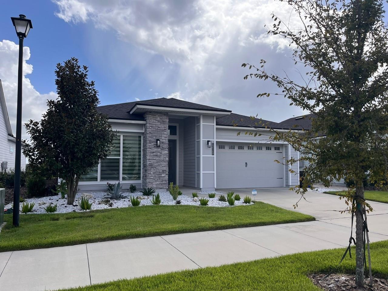 OAKMONT PH 4 PB 36 PG 83 - Residential Lease