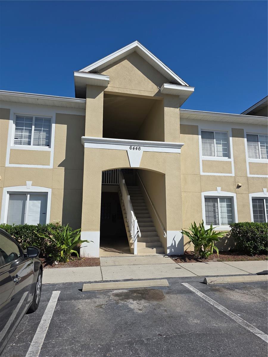 Call or Text Lara Kelly, listing agent for more information or to schedule a showing. Spacious 3 bedroom 2 Bath Split Floor Plan Condo
conveniently located near US-301, I-75 and the Crosstown. First floor unit with screened patio that overlooks wooded area with no rear
neighbors. Sizeable kitchen with all the necessities and stacked Washer/Dryer in the Laundry closet. Master bedroom has a walk in closet and
private bathroom. A shared living and dining room space for optimal entertainment. Property is close to major highways to make travel,
entertainment and shopping convenient and an ideal place for commuters to Brandon, Downtown Tampa, MacDill Air Force Base and South
Tampa. Private gated community with a community pool, fitness center and playground. At time of move-in, tenant costs will include a
processing fee of $125.00 along with rent and any deposits.