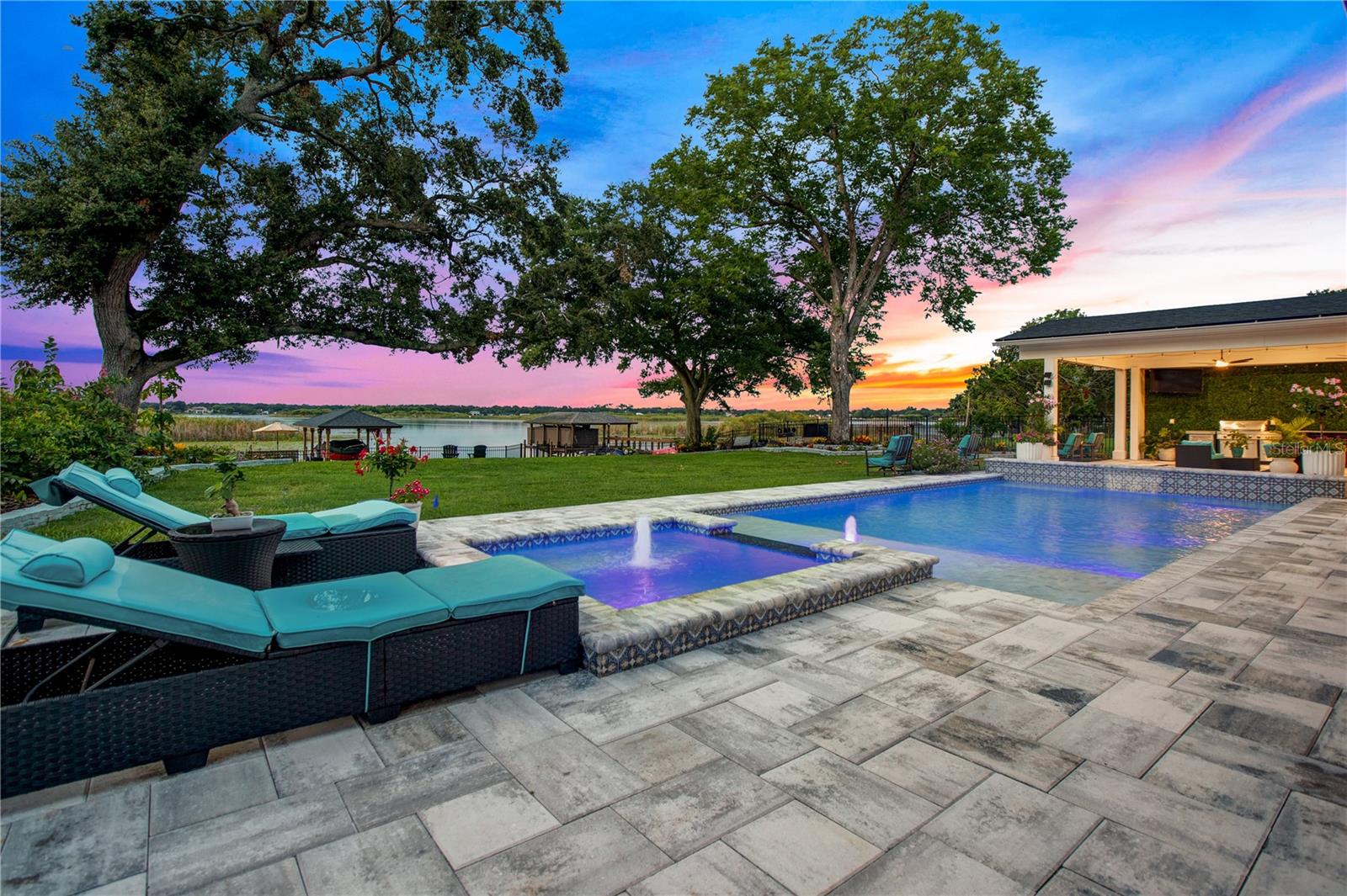 LAKE CONWAY ESTATES - Residential