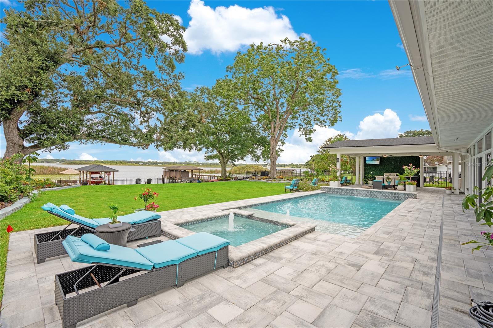 LAKE CONWAY ESTATES - Residential