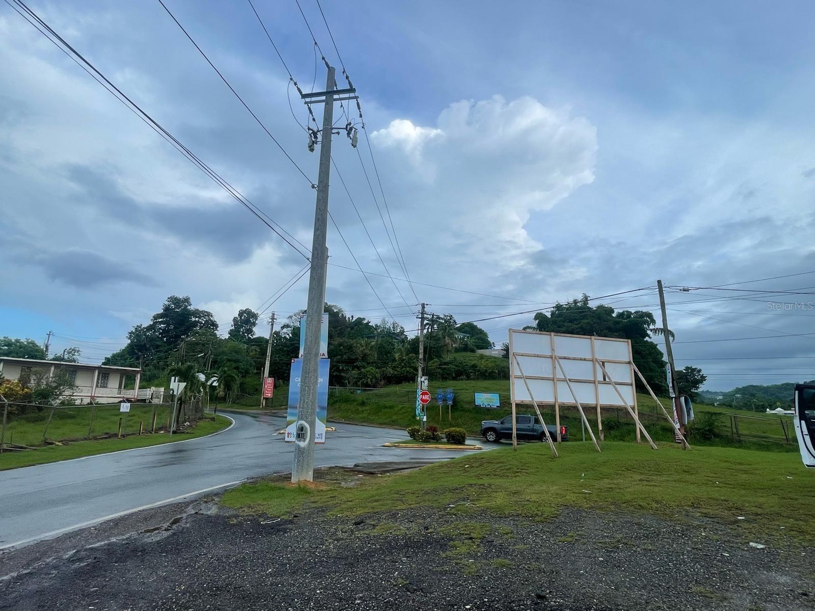 PR-417 BARRIO MARIAS EN AGUADA