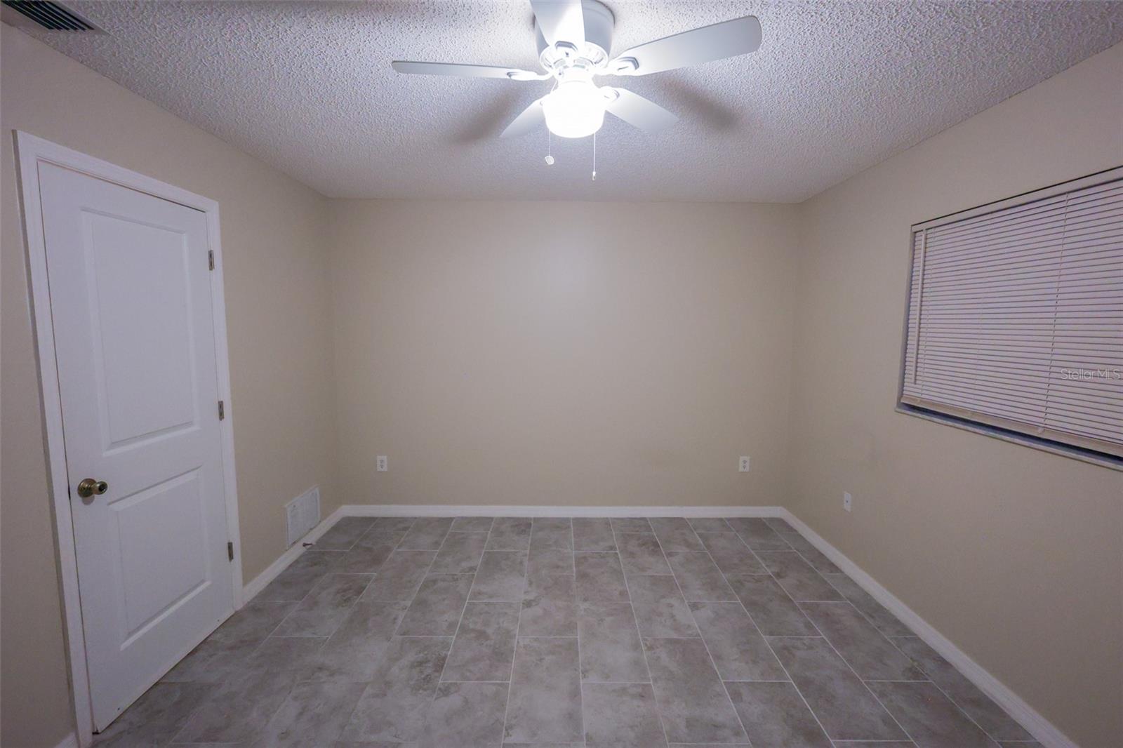 RAVENSWOOD VILLAGE - Residential Lease