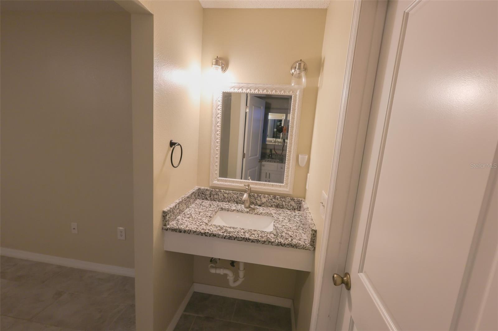 RAVENSWOOD VILLAGE - Residential Lease