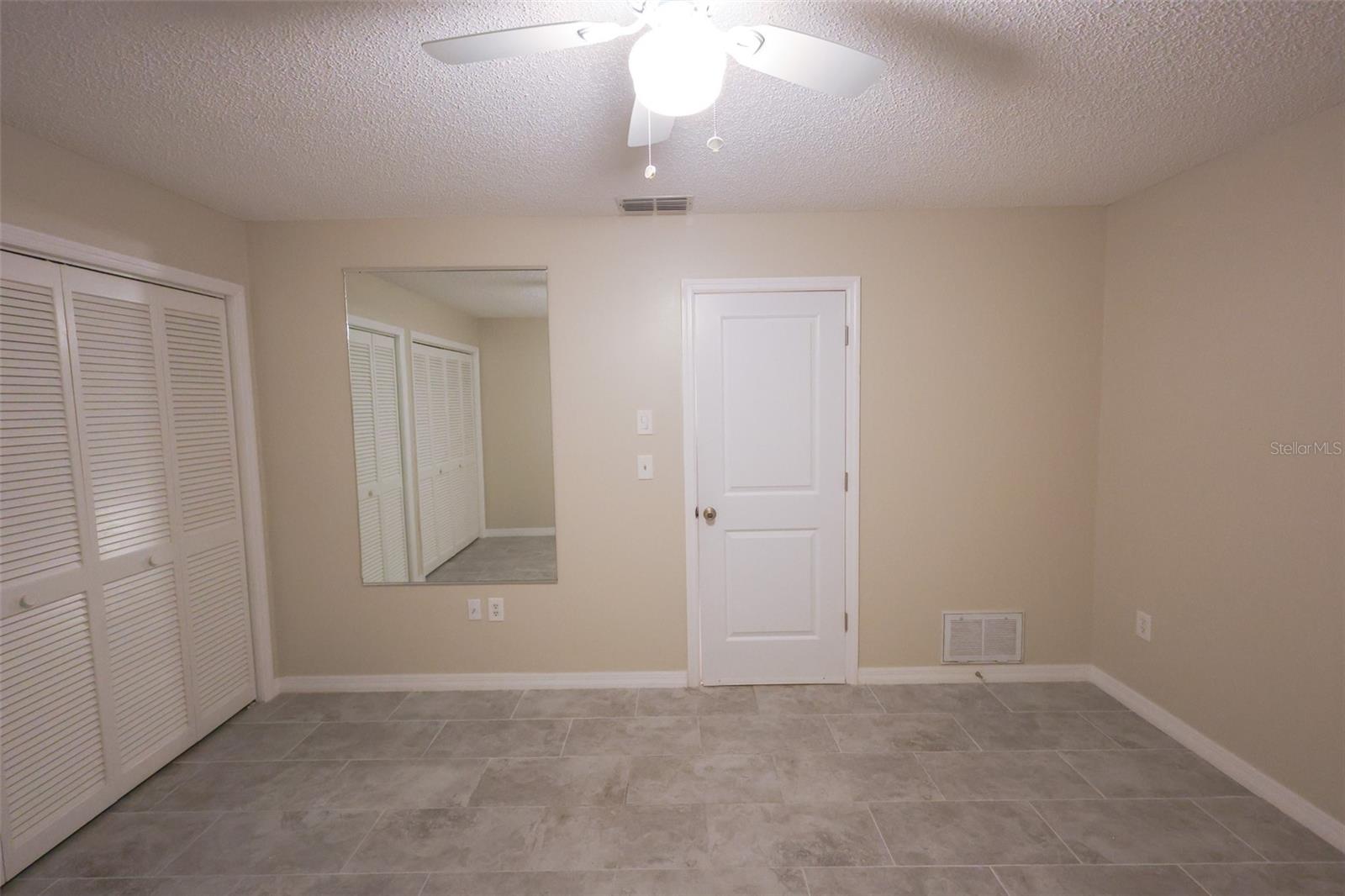 RAVENSWOOD VILLAGE - Residential Lease