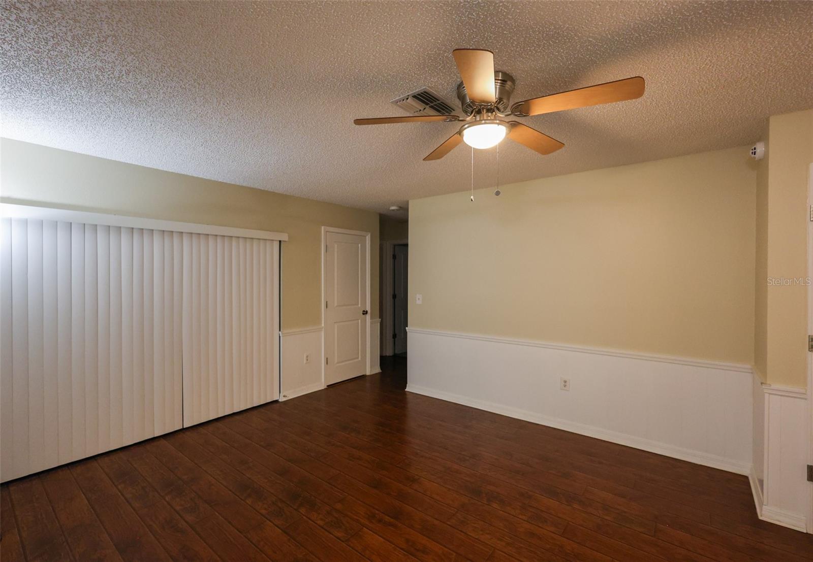 RAVENSWOOD VILLAGE - Residential Lease