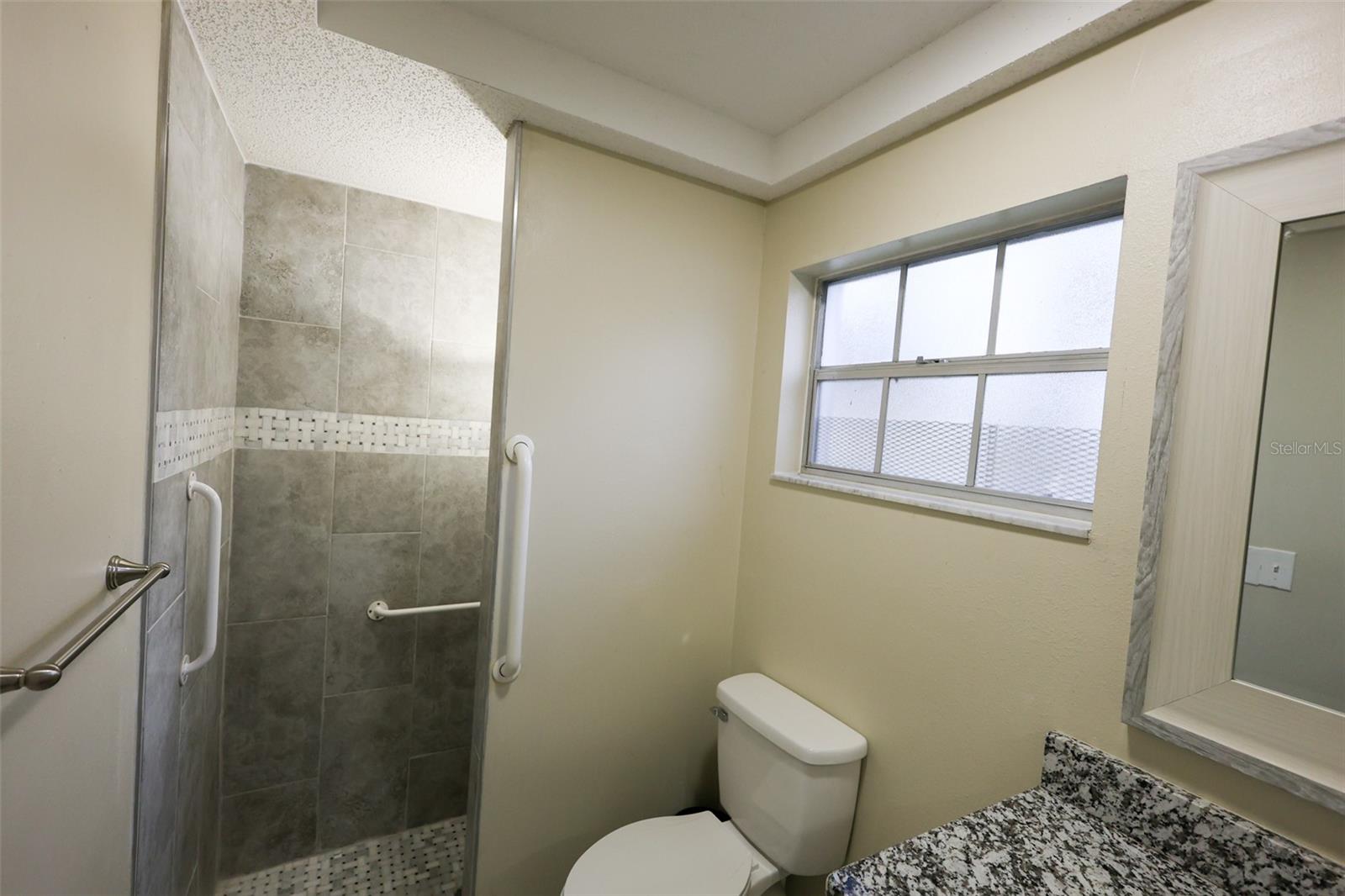 RAVENSWOOD VILLAGE - Residential Lease