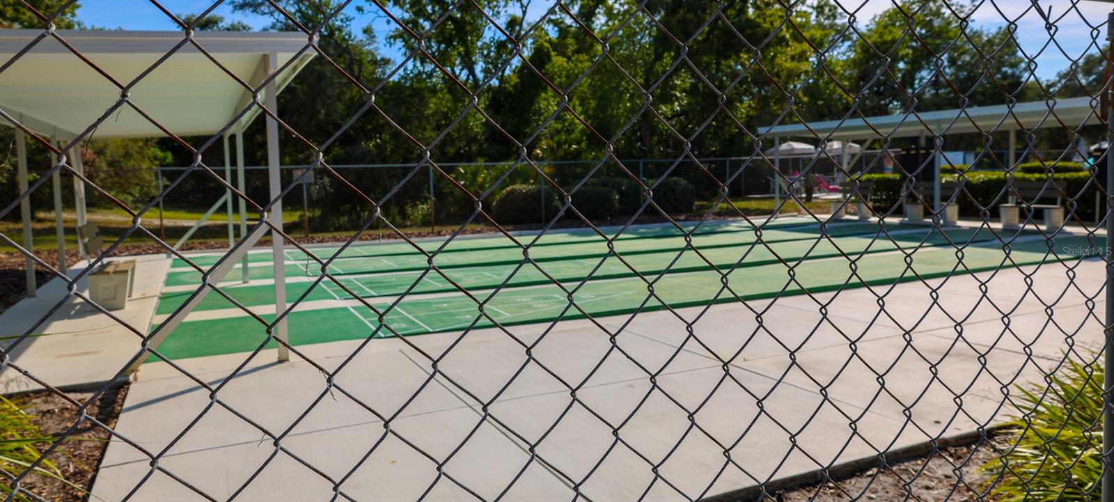 RAVENSWOOD VILLAGE - Residential Lease