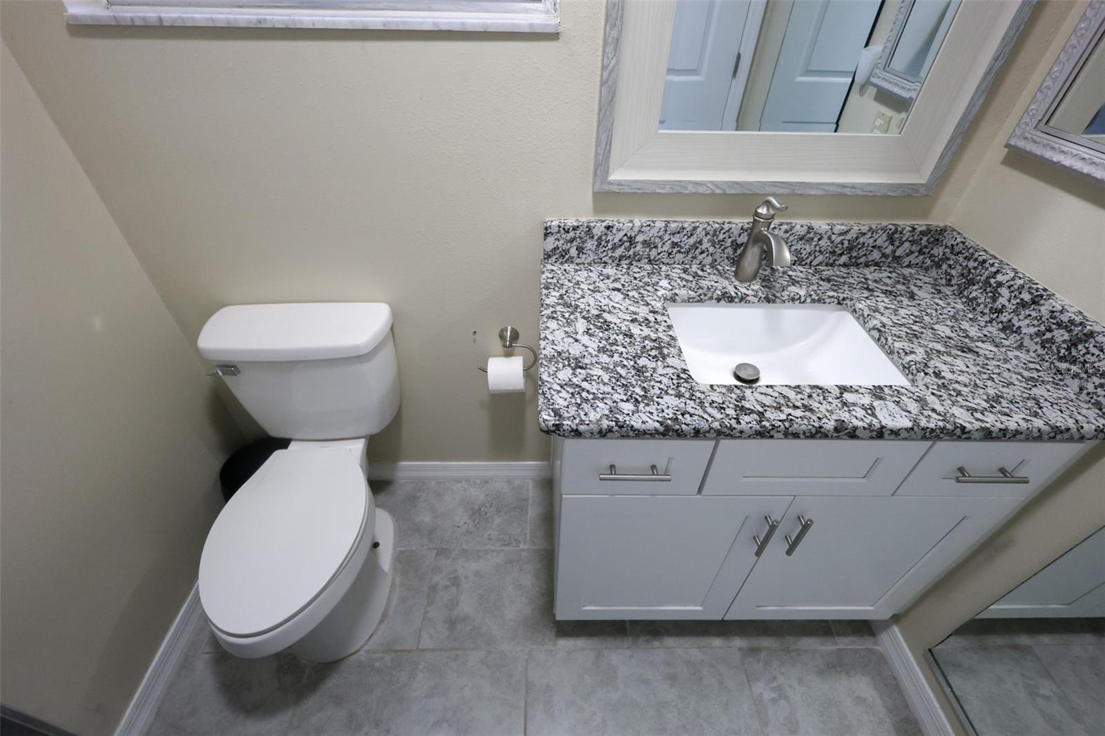 RAVENSWOOD VILLAGE - Residential Lease