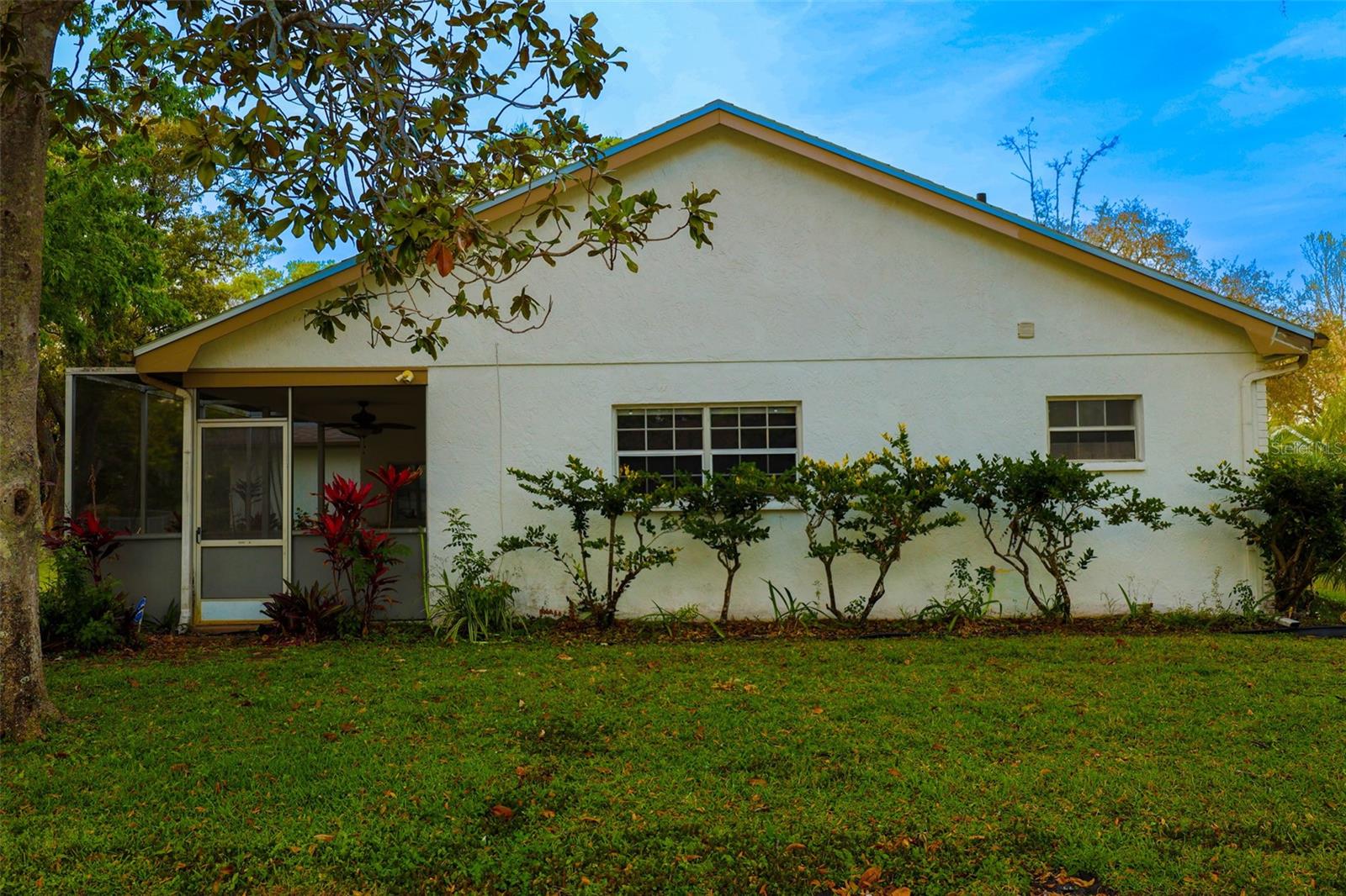 RAVENSWOOD VILLAGE - Residential Lease