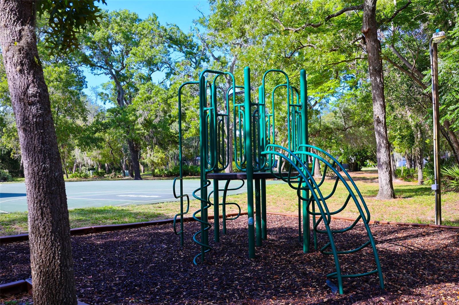 RAVENSWOOD VILLAGE - Residential Lease