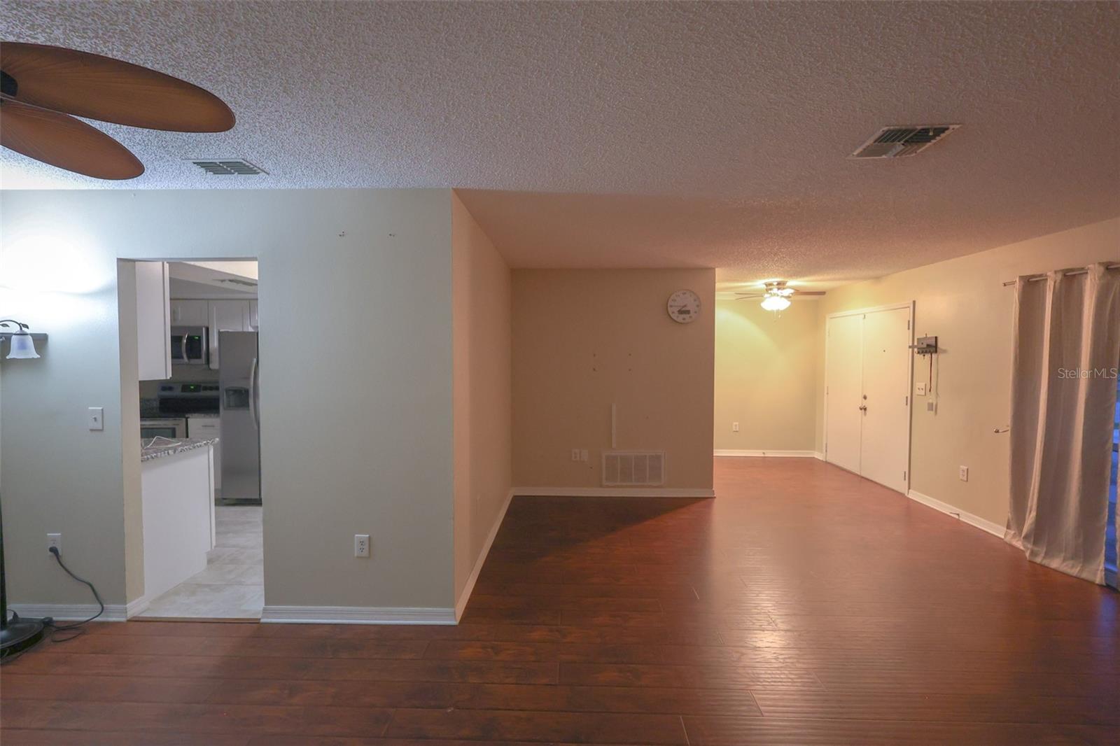 RAVENSWOOD VILLAGE - Residential Lease