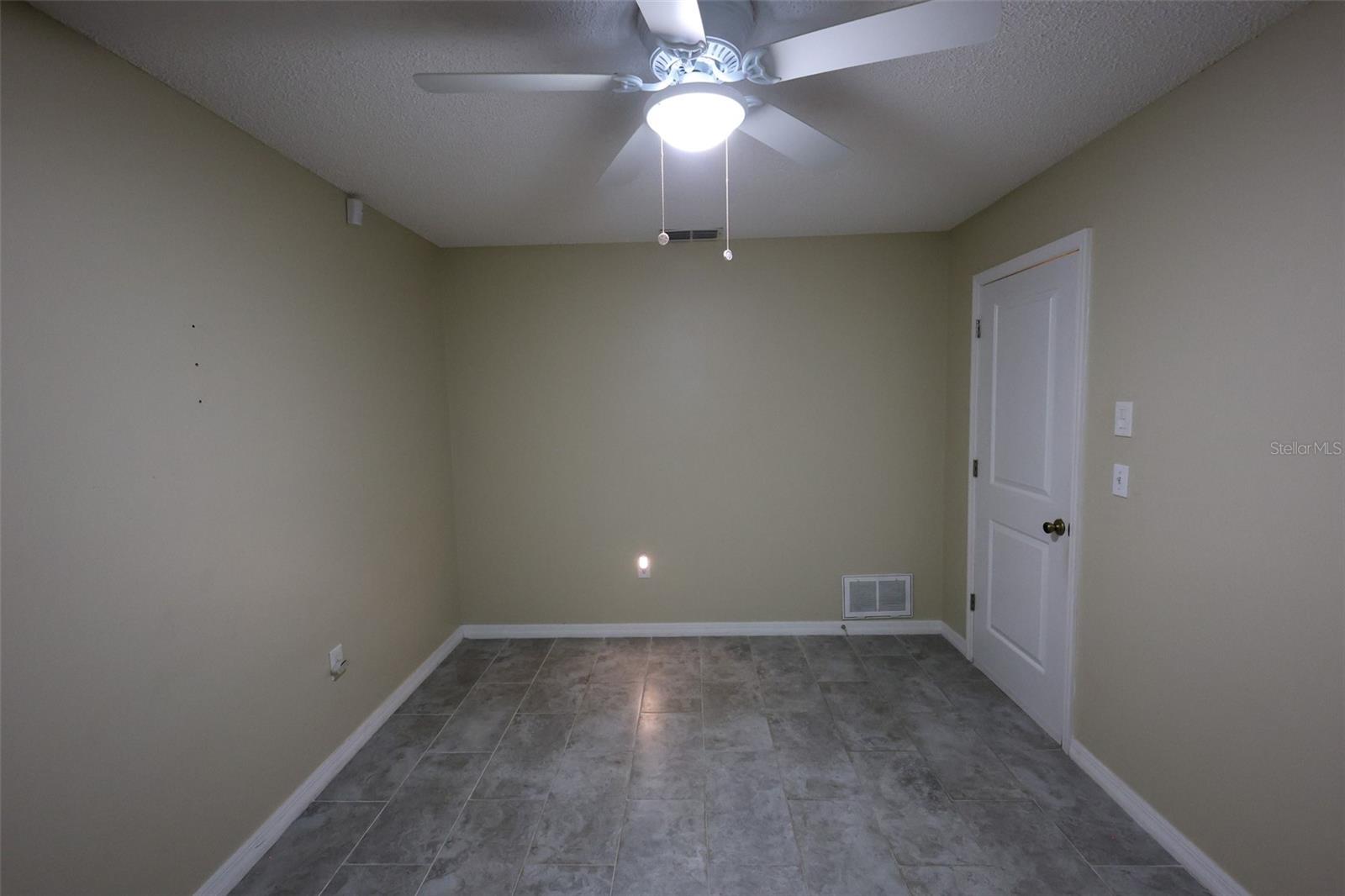 RAVENSWOOD VILLAGE - Residential Lease