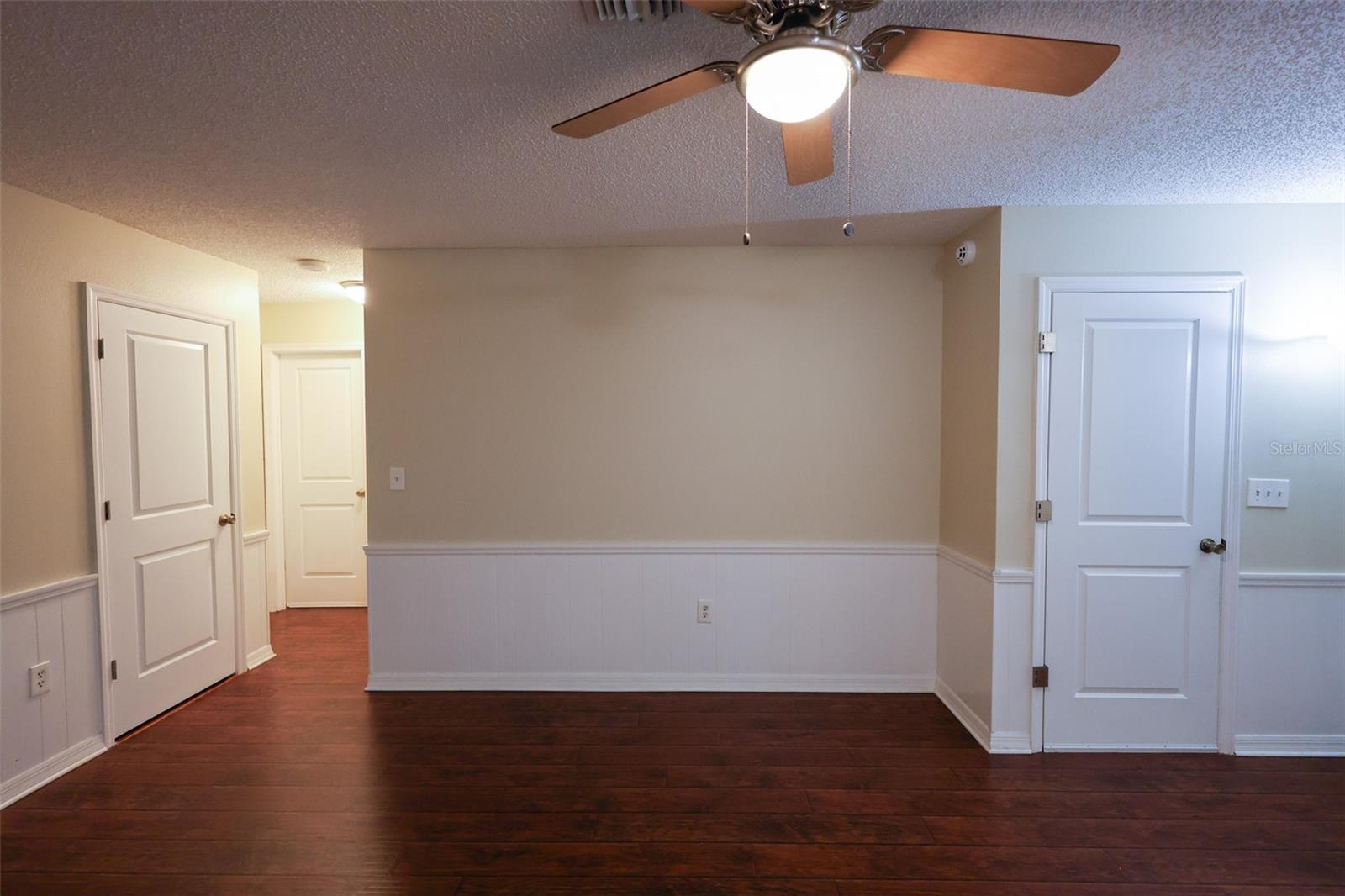 RAVENSWOOD VILLAGE - Residential Lease