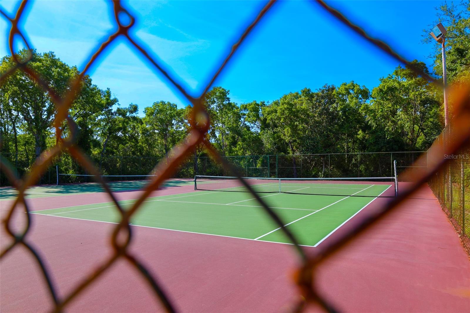 RAVENSWOOD VILLAGE - Residential Lease