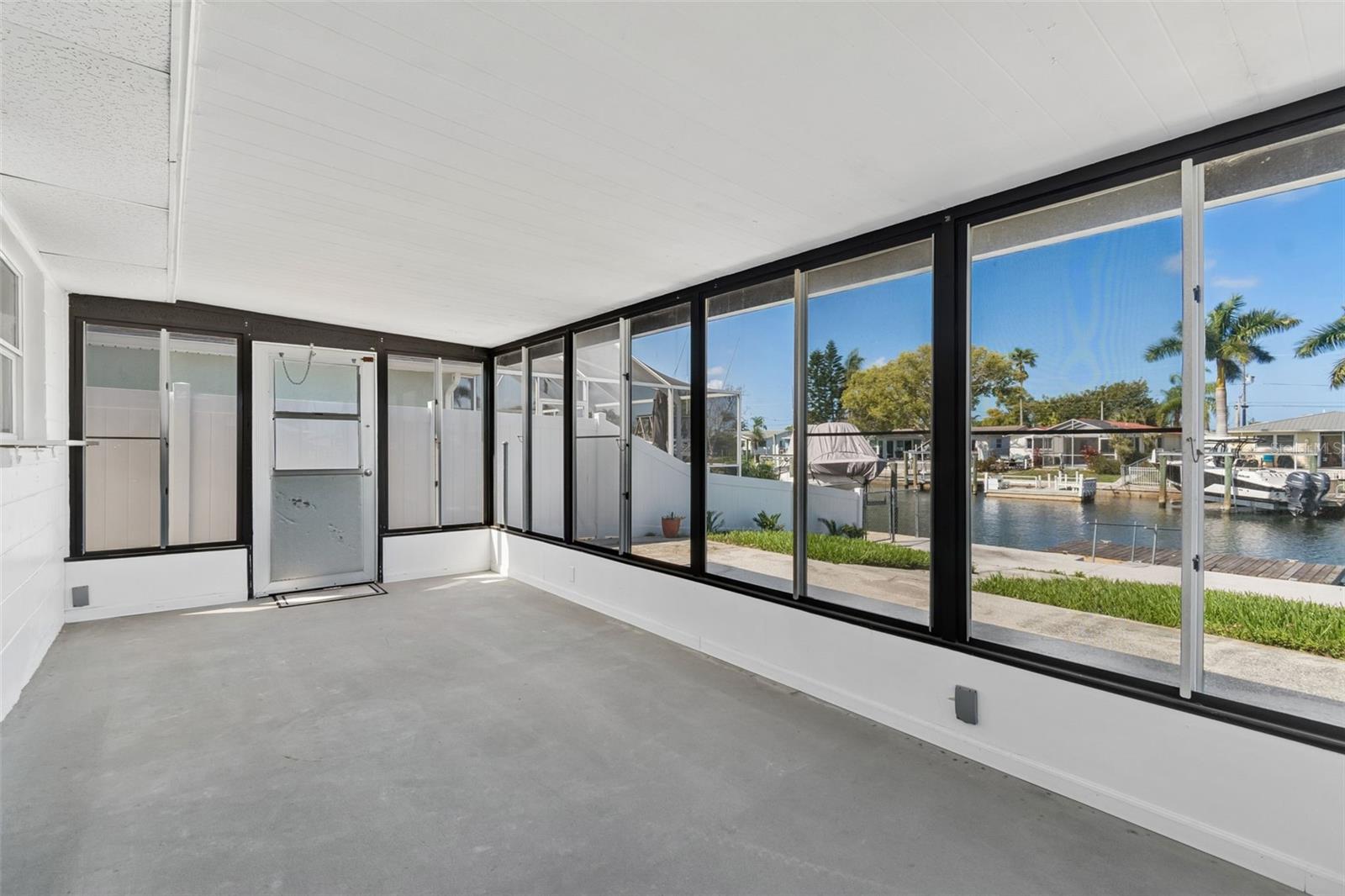 FLOR A MAR - Residential