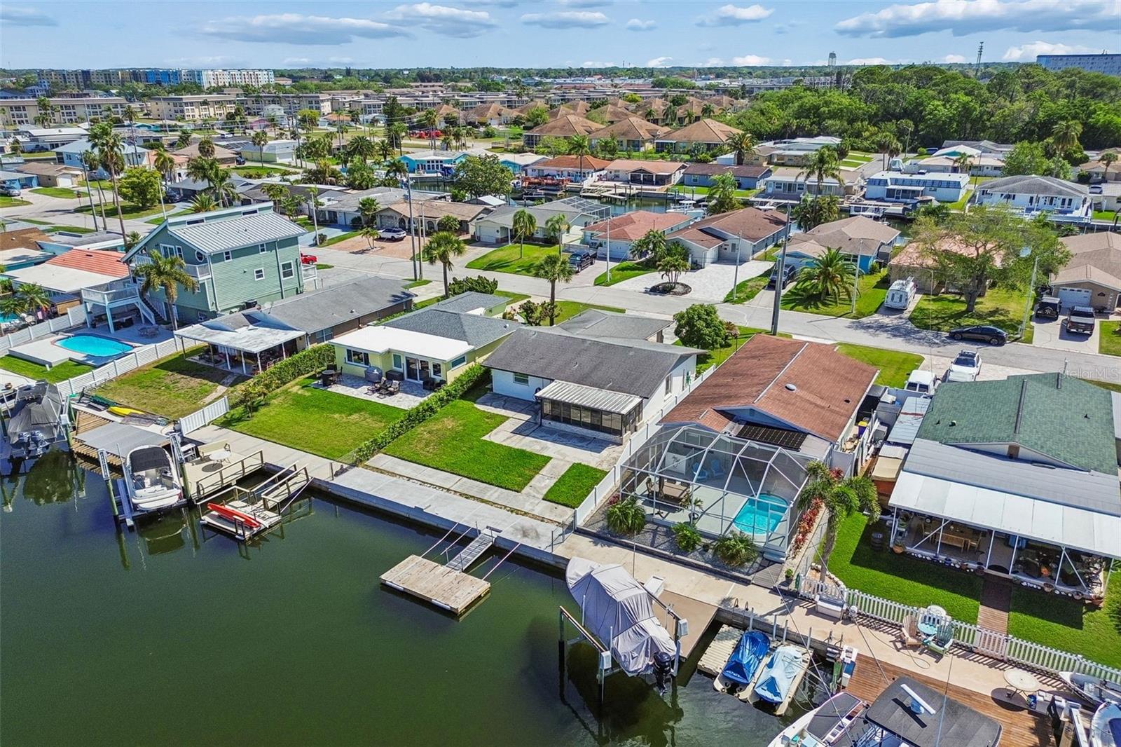 FLOR A MAR - Residential