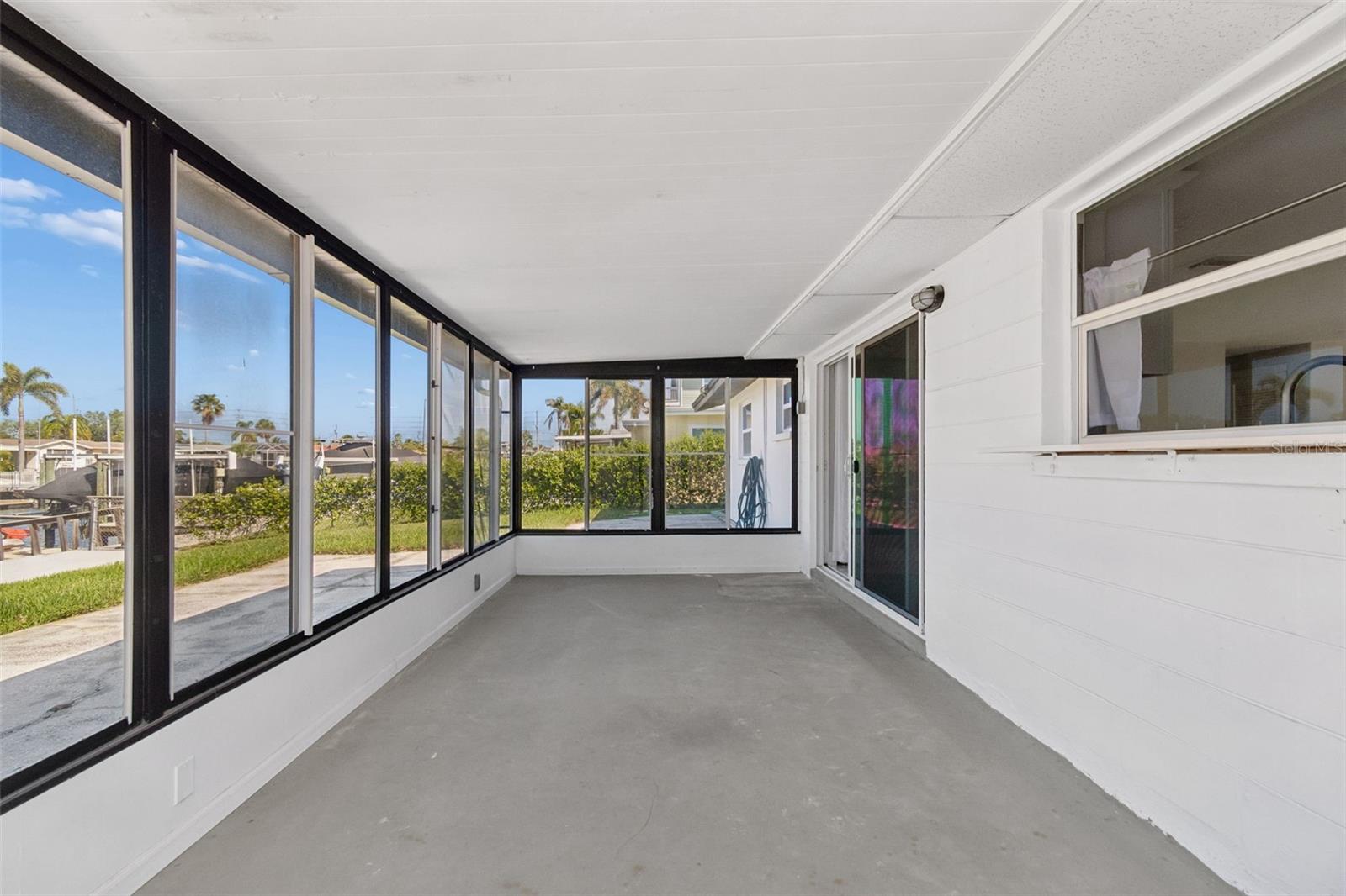 FLOR A MAR - Residential