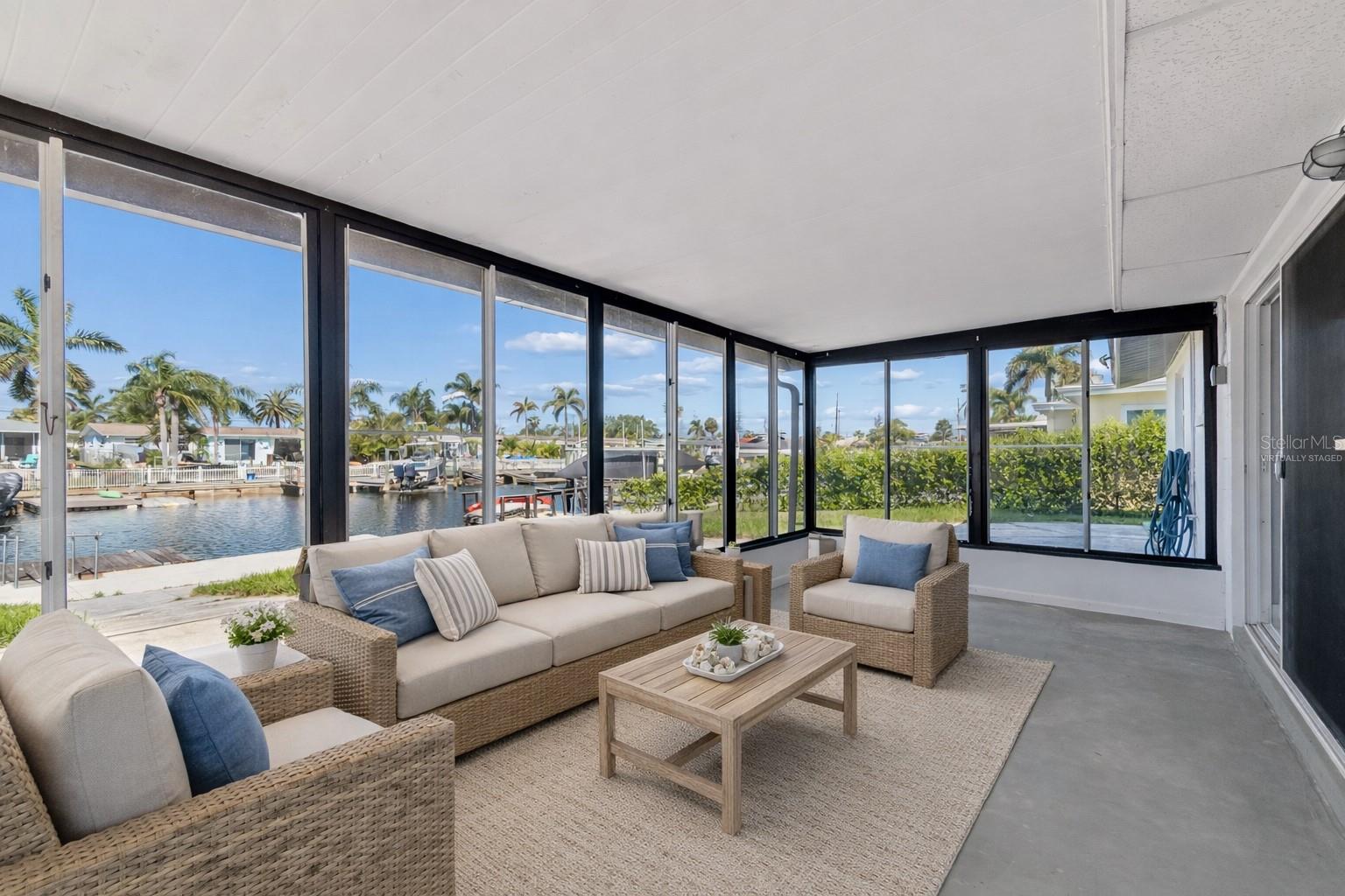 FLOR A MAR - Residential