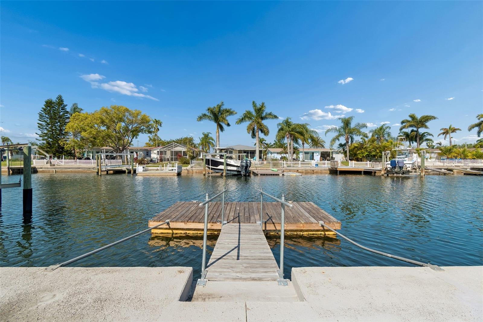 FLOR A MAR - Residential