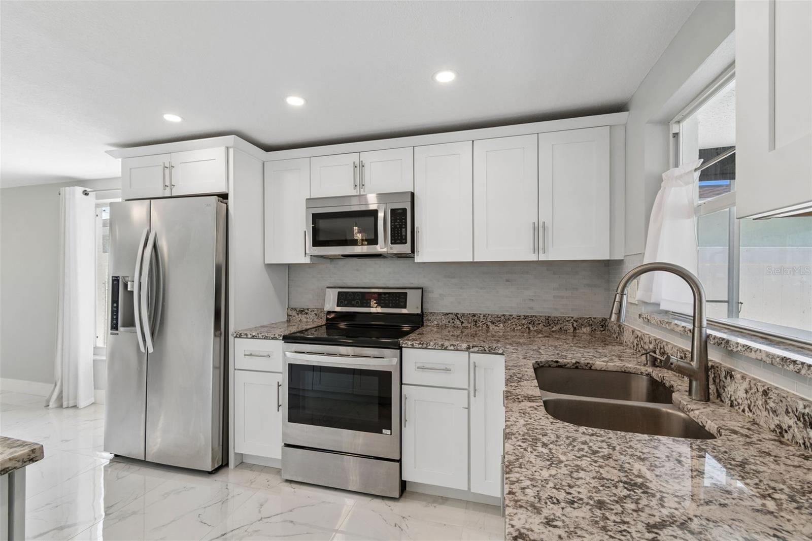 FLOR A MAR - Residential