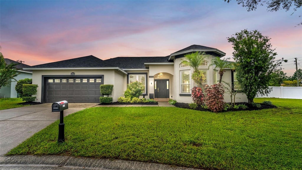 Photo of 2514 Colonel Ford Drive, Lakeland, FL 33813 (MLS # L4965674)