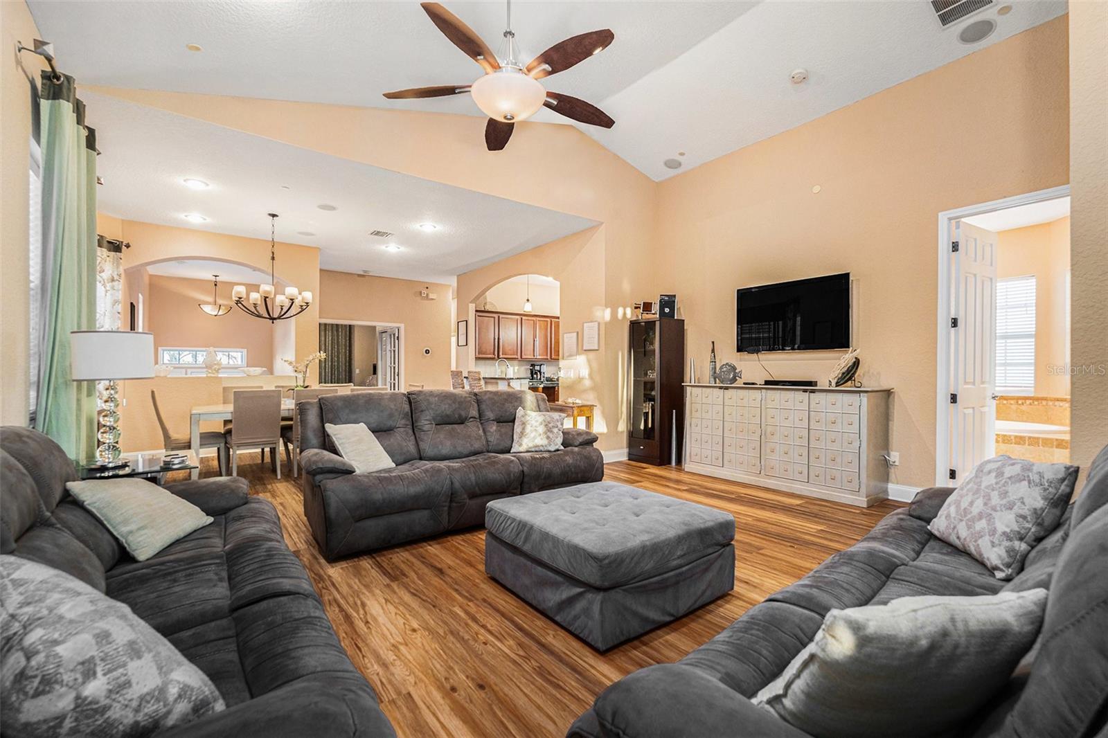 POCKET 84 MINOR SUB - Residential