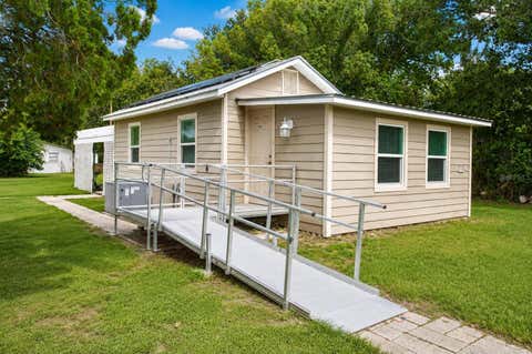 Photo of 5811 11th Street, Zephyrhills, FL 33542 (MLS # GC542142)